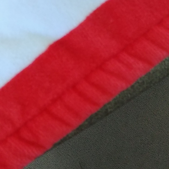 NWOT Beach Towel, 100% Cotton, Length 58 inches, wide 29 1/2 inches - Picture 5 of 7